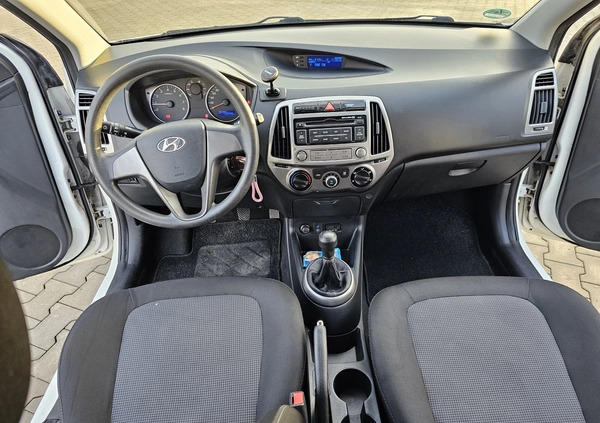 Hyundai i20 cena 25900 przebieg: 140000, rok produkcji 2014 z Lipiany małe 529